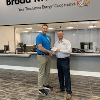 Thank you Broadriver Electric for the $5000 donation through your round-up grant. 
Pictured: Vance Hammond, Cherokee County Executive Director, Daniel Gilfillan Manager of Member Service 
#kidsupstate #kidsclubs #kidsclubsdonors #broadriverelectric